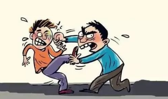 口角争吵引互殴,双方均被拘留!