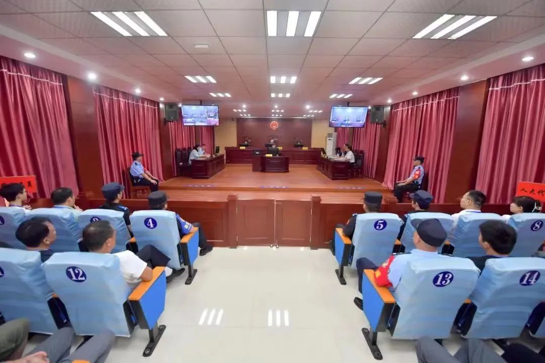 “江西11岁男孩留遗书跳楼案”一审宣判!