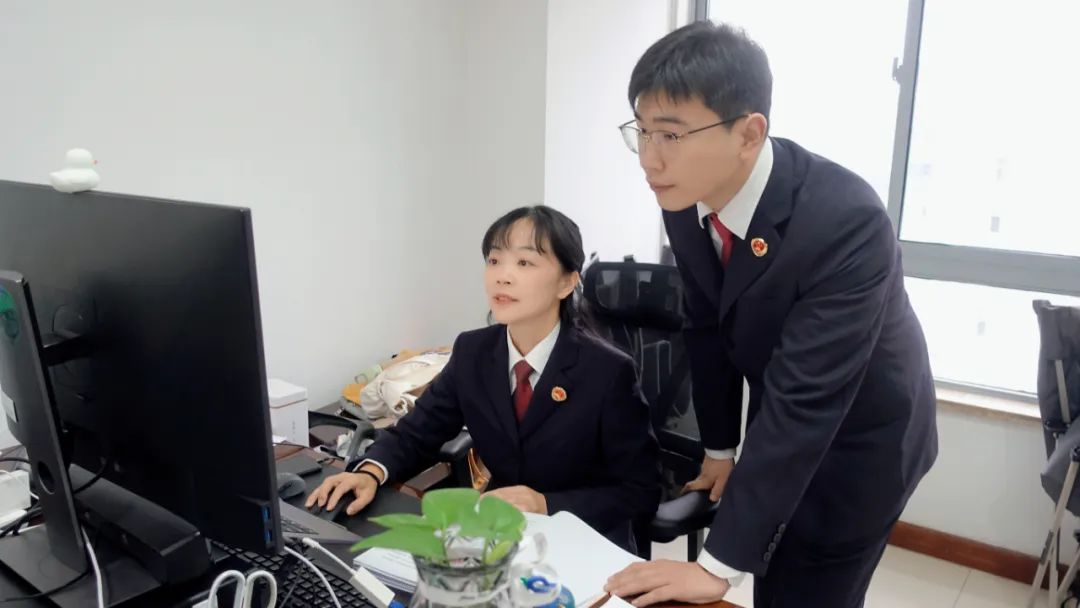 一个神秘账户为何频频向他转账